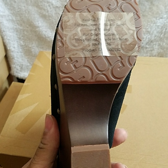 UGG BLACK CLOGS - Picture 3 of 5